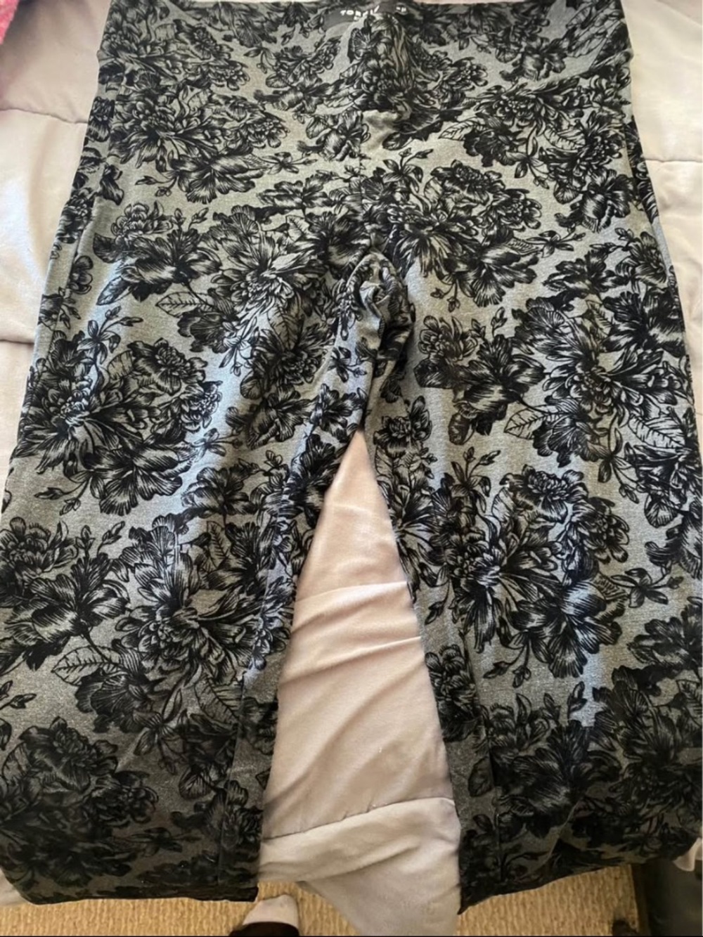 torrid Black Floral Print Pixie Leggings